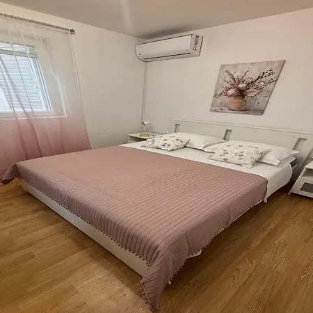 Vela - Classic One Bedroom *
