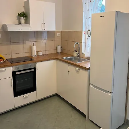 Vela - Classic One Bedroom Apartment *