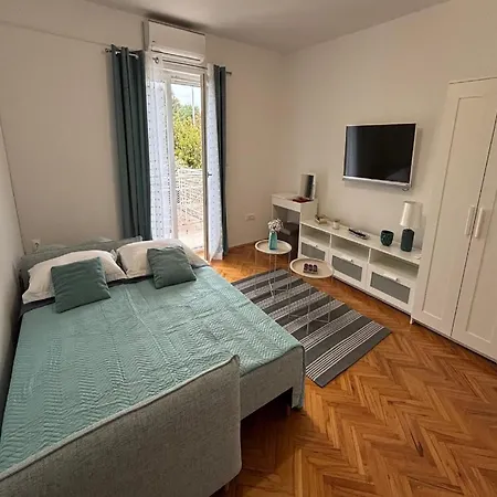 Vela - Classic One Bedroom 马卡尔斯卡