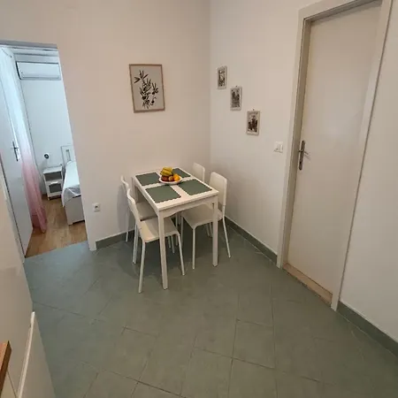 Vela - Classic One Bedroom *